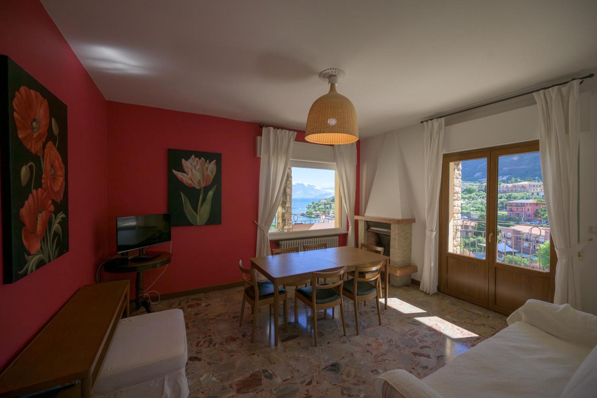 Breathtaking View. Apartment Malcesine Bagian luar foto